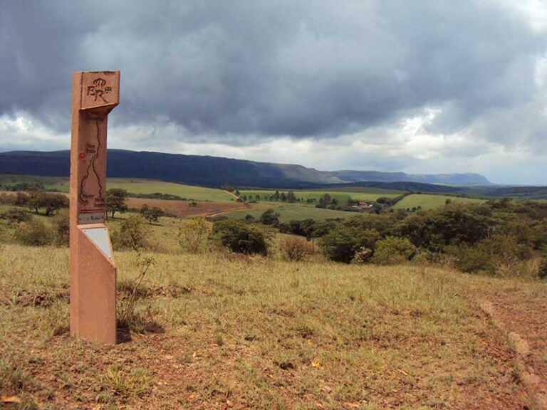 Estrada Real Guia Completo Pelos Caminhos Do Brasil Colonial